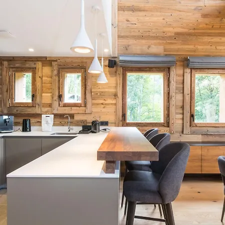 Chalet De Luxe 15 Personnes Aux 3 Vallées Avec Jacuzzi Et Sauna - Fr-1-570-32
