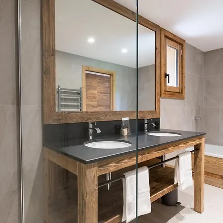 Chalet Luxe 15 Pers Avec Sauna Et Jacuzzi Aux 3 Vallees - Fr-1-570-32